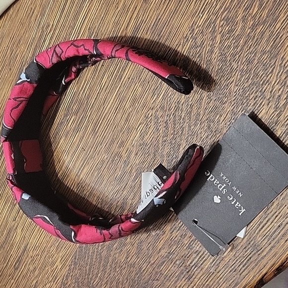 KATE SPADE POPPY TOSS SINCHED HEADBAND BLACK  NWT OUTSTOCK - Picture 2 of 6